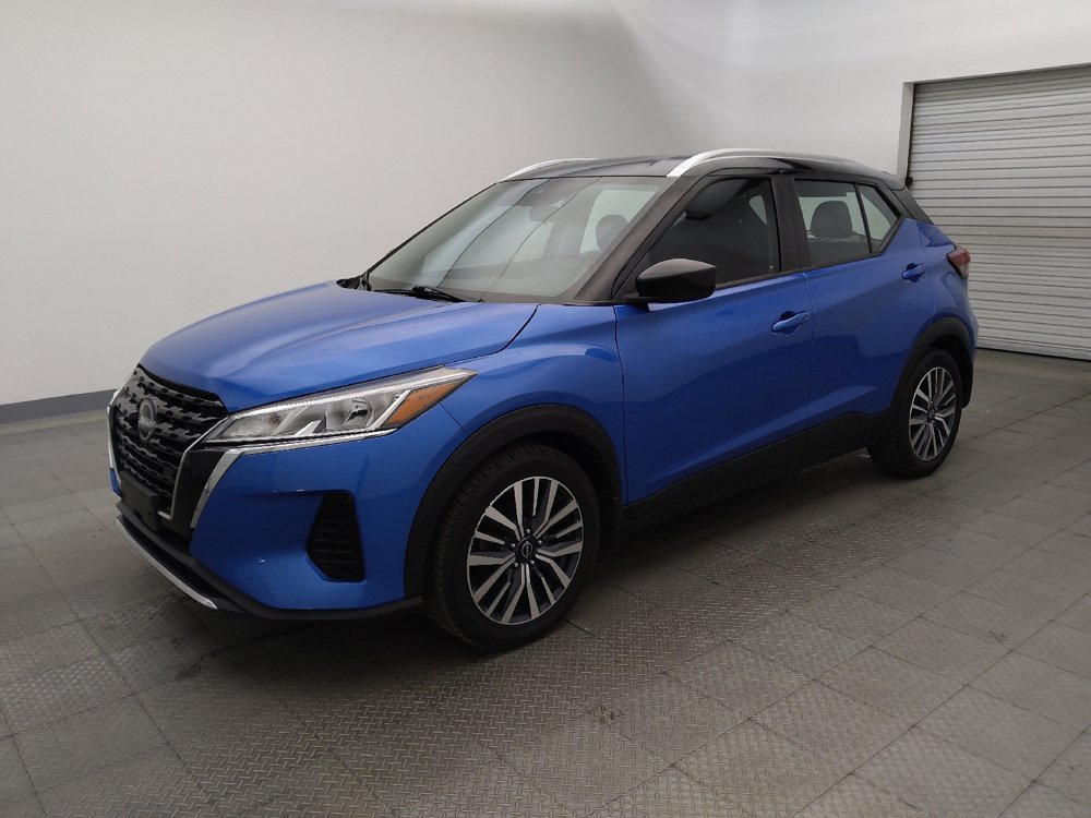 Used 2023 Nissan Kicks SV FWD image 2