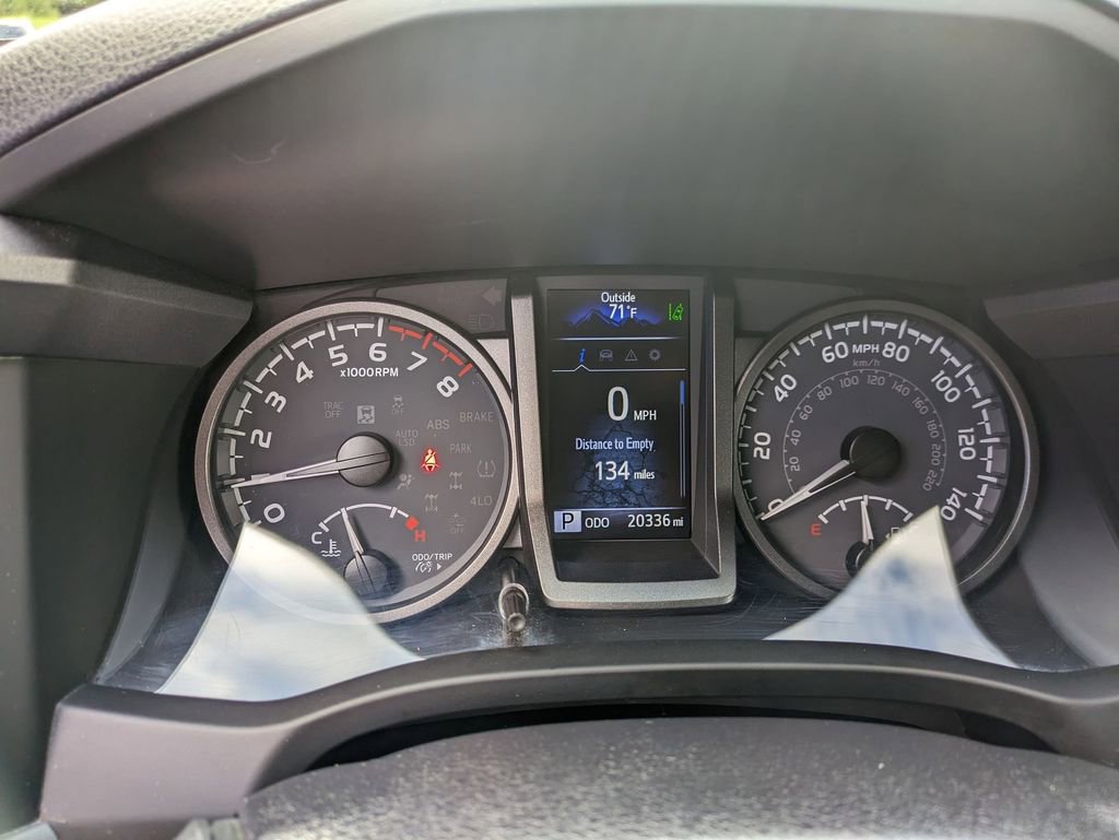 Used 2022 Toyota Tacoma TRD Off-Road image 15