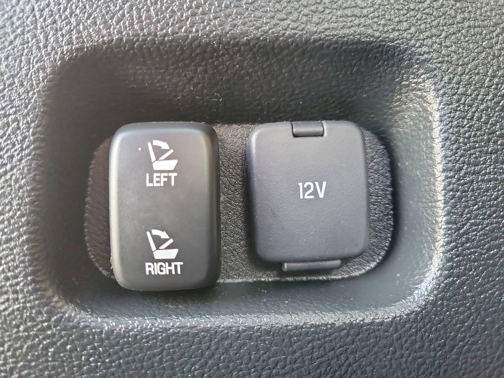 Used 2023 Ford Edge SEL w/ Convenience Package AWD/4WD image 9