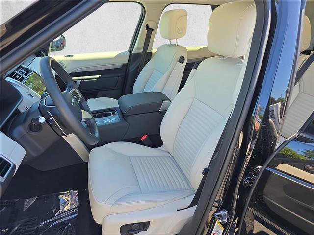 Used 2025 Land Rover Discovery Dynamic SE AWD/4WD image 15