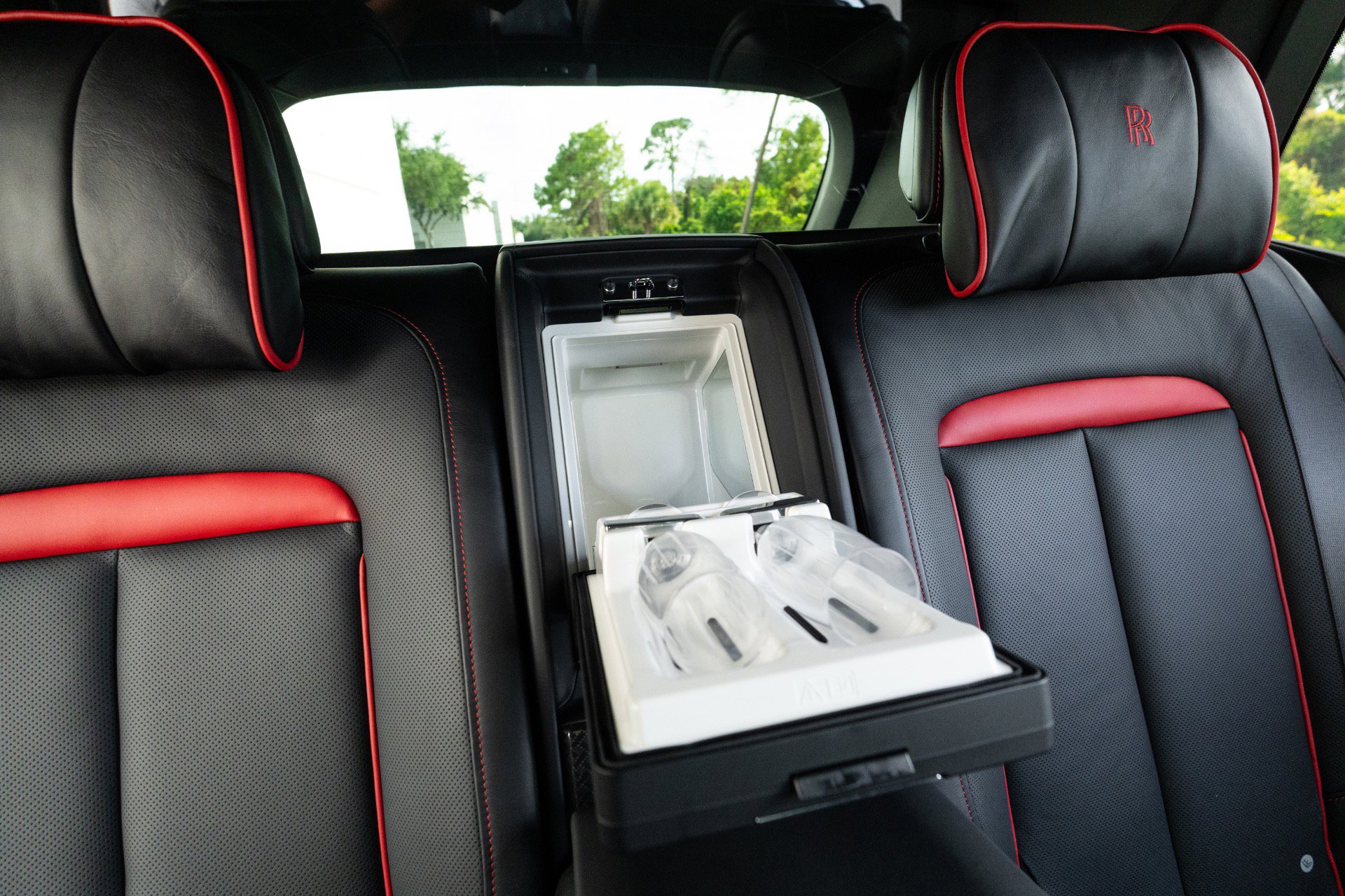 Used 2022 Rolls-Royce Cullinan Black Badge w/ Dark Exterior Package AWD/4WD image 82