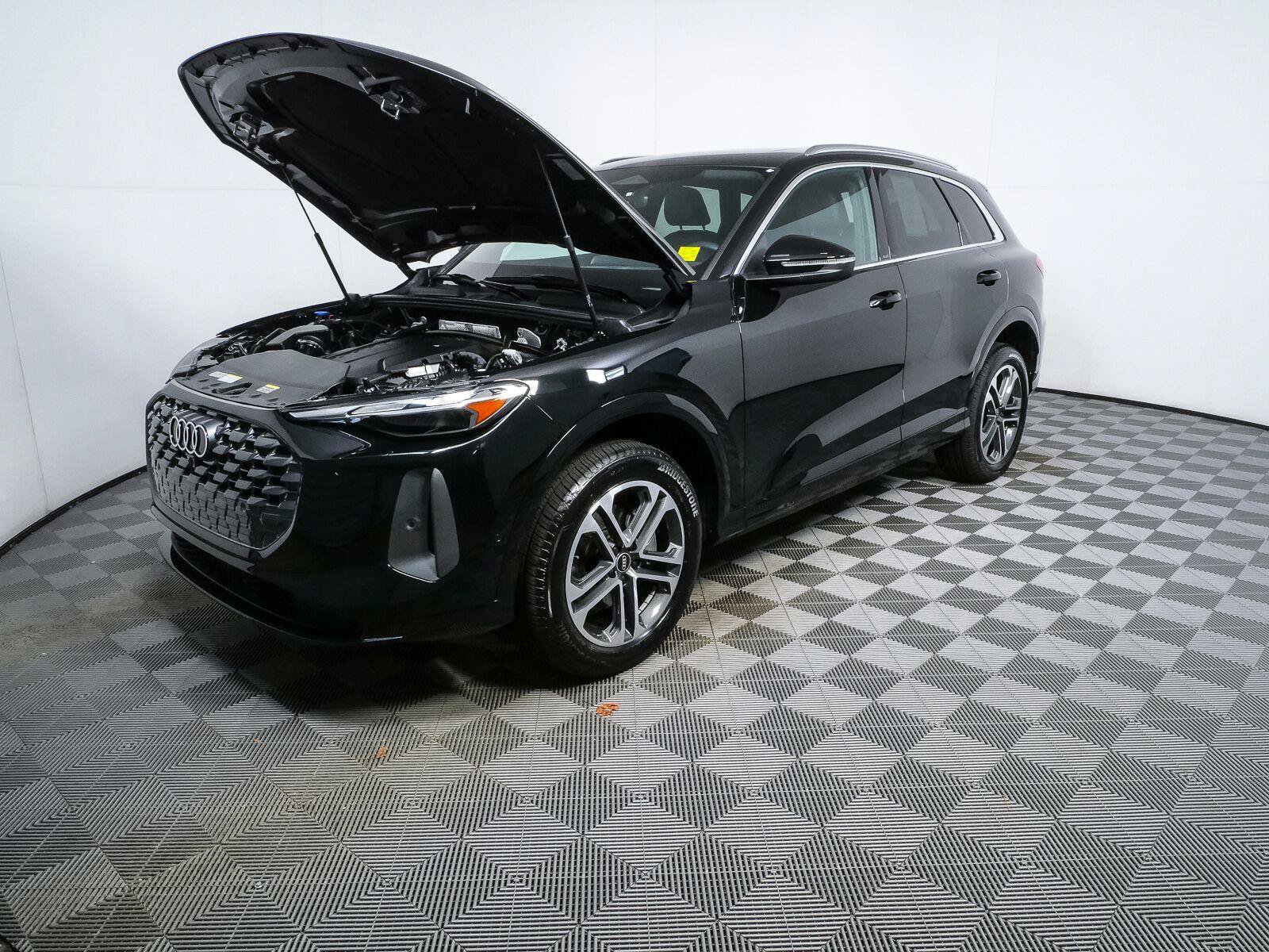 Used 2025 Audi Q5 Premium w/ Convenience Package AWD/4WD image 33