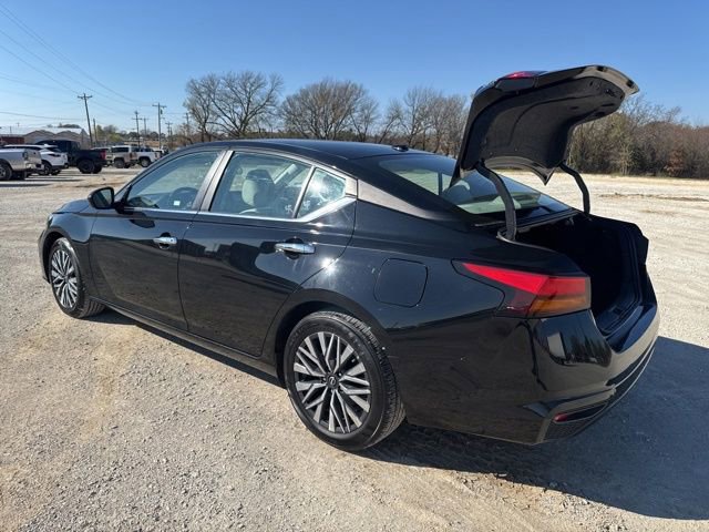 Used 2024 Nissan Altima 2.5 SV image 4