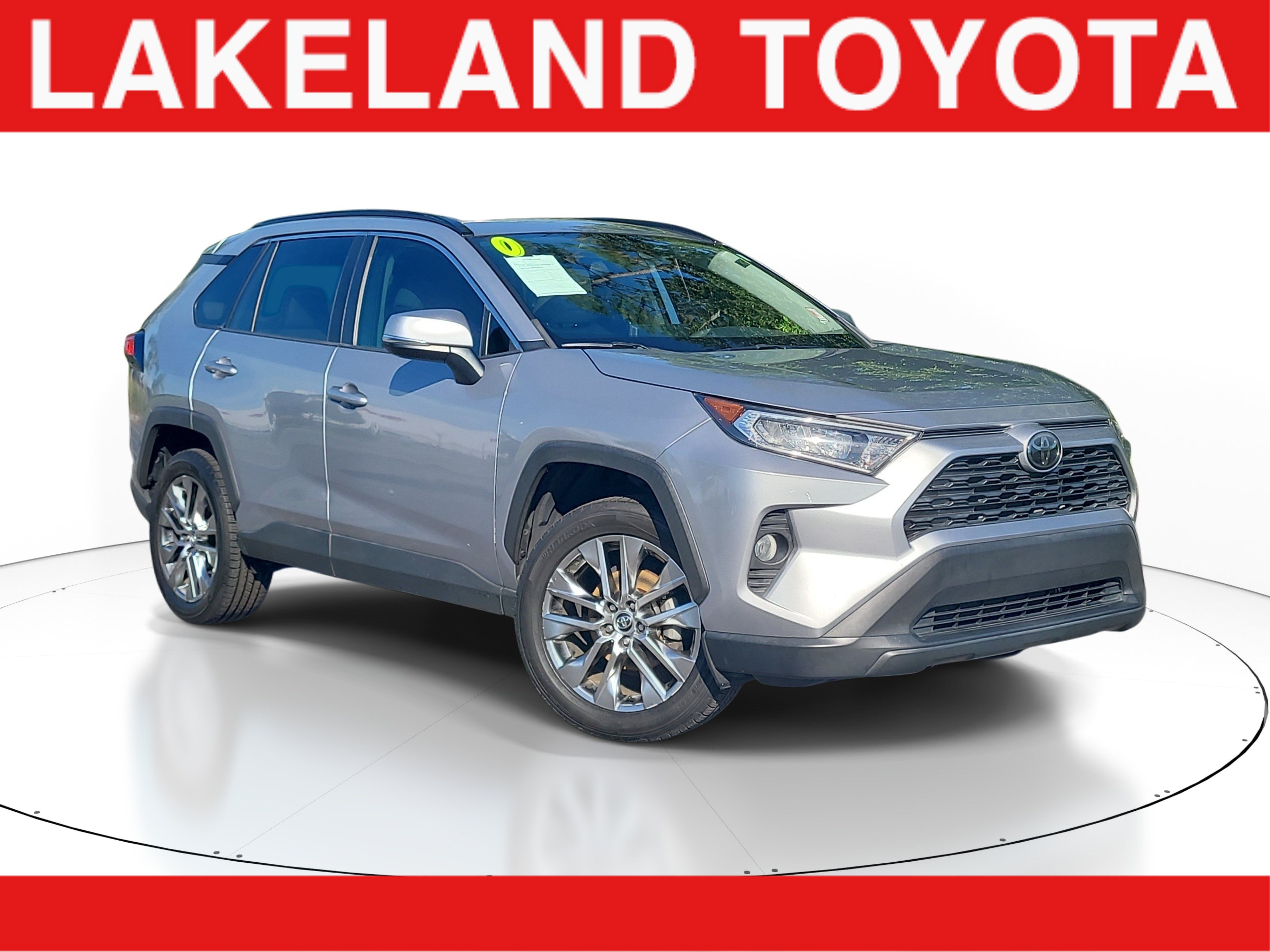 Used 2020 Toyota RAV4 XLE Premium FWD image 1
