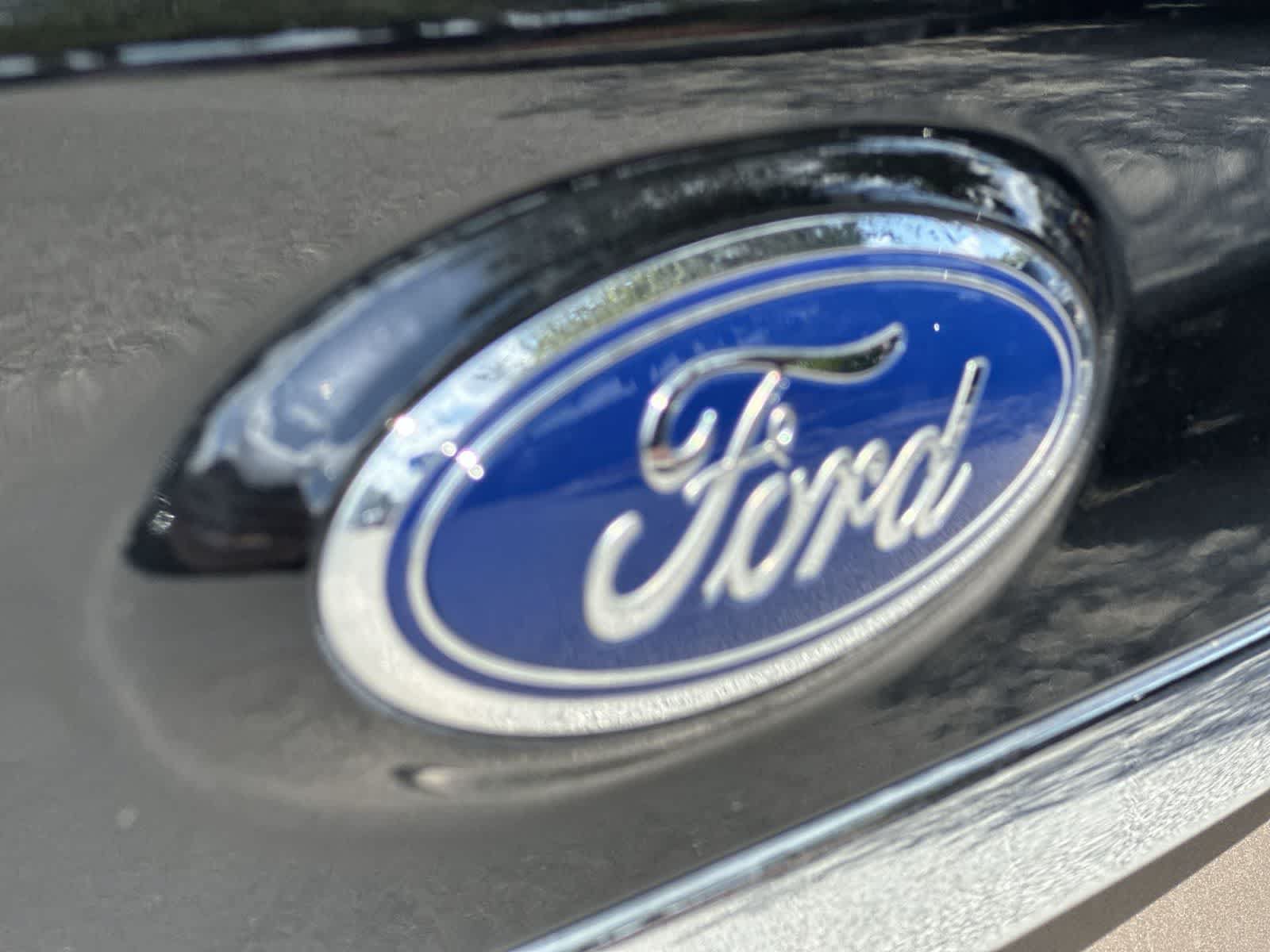 Used 2020 Ford Edge SE FWD image 9