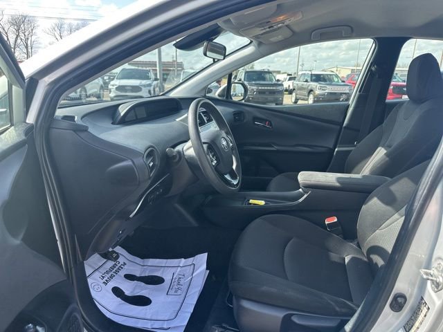 Used 2022 Toyota Prius LE image 28