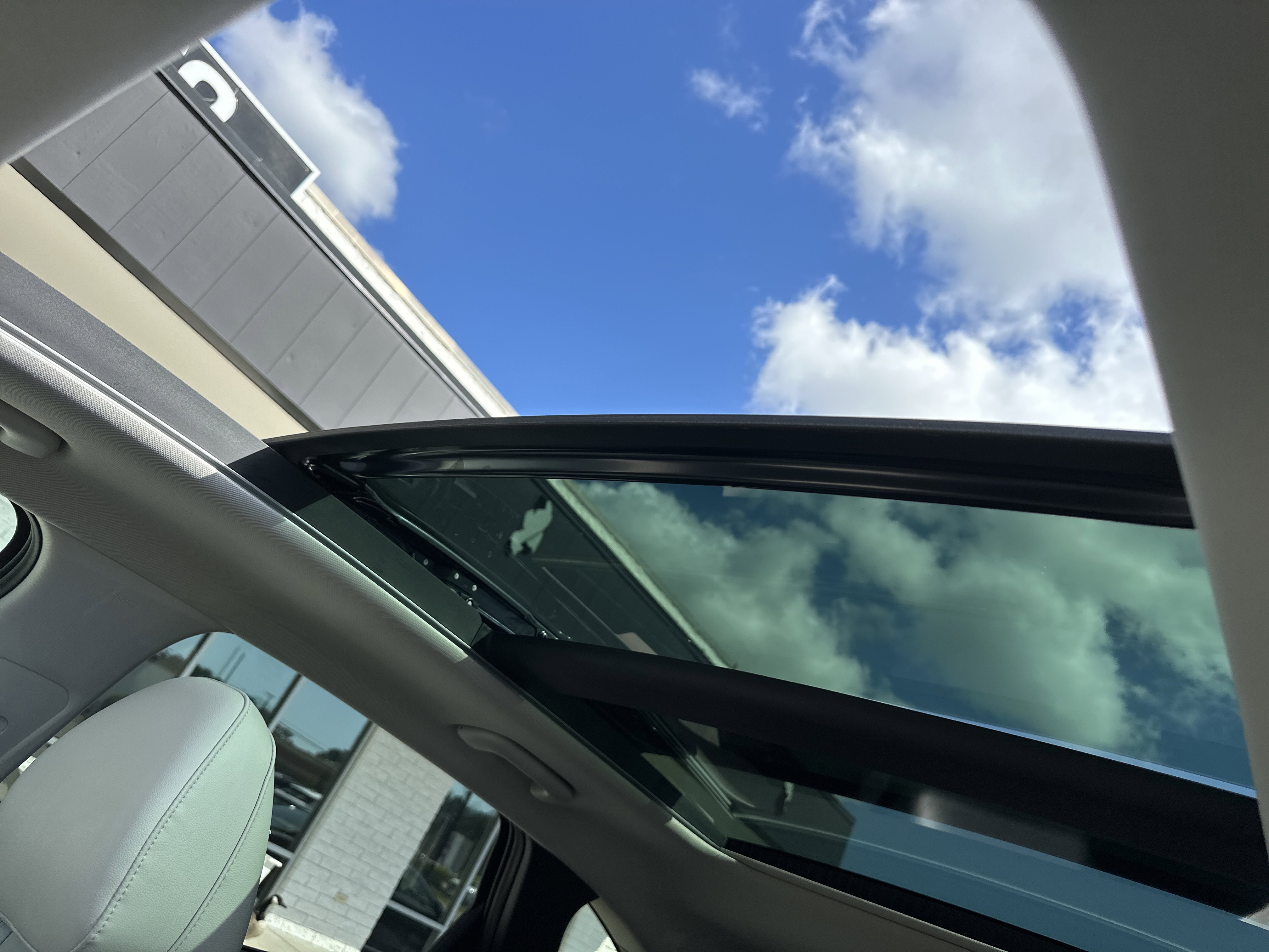 Used 2023 Hyundai Tucson Limited image 11