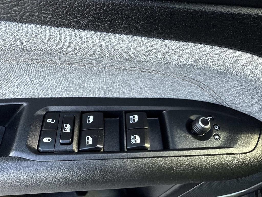 Used 2023 Jeep Compass Latitude image 19