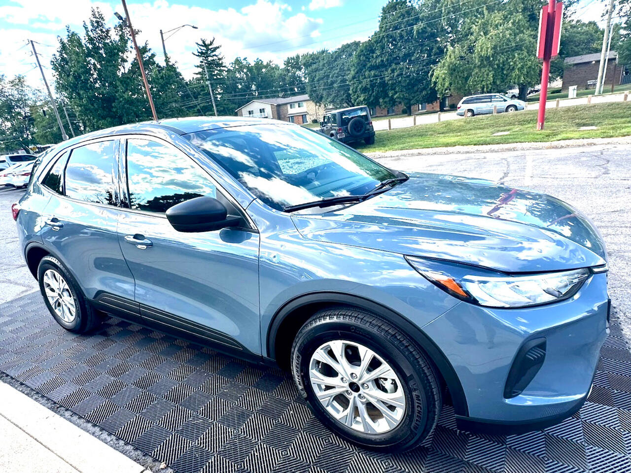 Used 2024 Ford Escape Active image 2