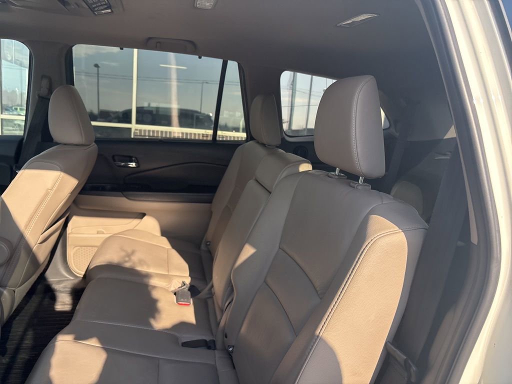 Used 2016 Honda Pilot Touring image 42