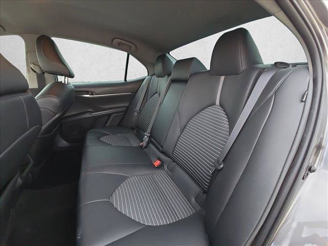 Used 2020 Toyota Camry SE FWD image 11
