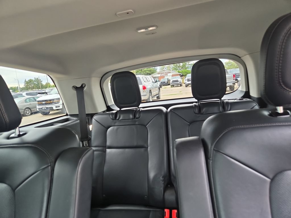 Used 2025 Lincoln Aviator AWD w/ Jet Appearance Package image 18