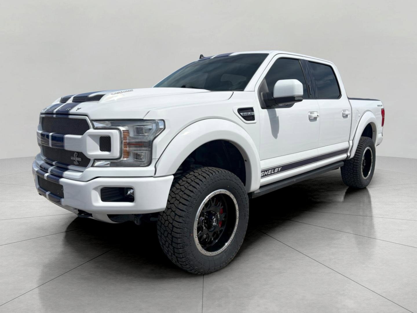 Used 2019 Ford F150 Lariat w/ Equipment Group 502A Luxury AWD/4WD image 4