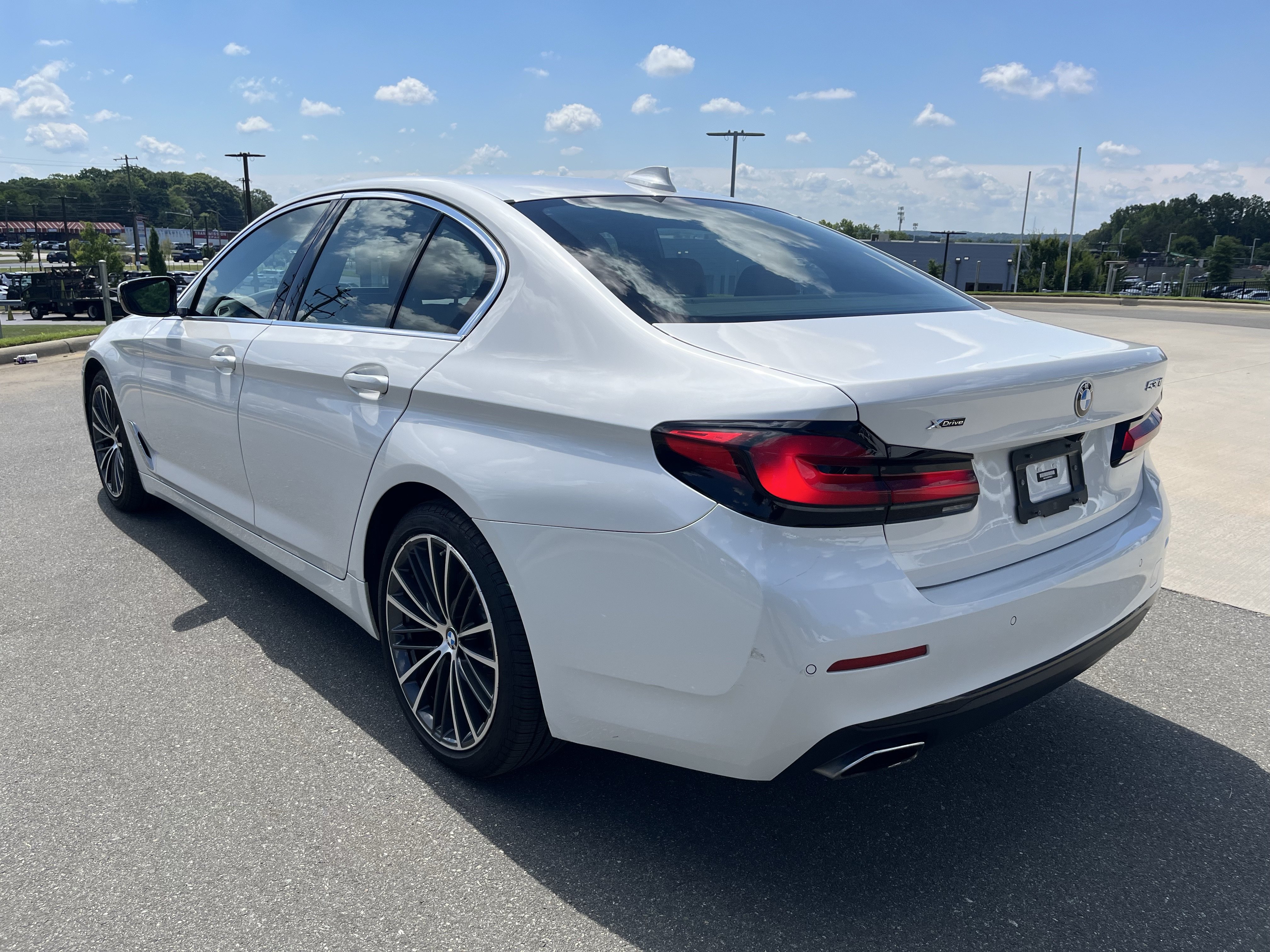 Used 2022 BMW 530i xDrive w/ Convenience Package AWD/4WD image 7