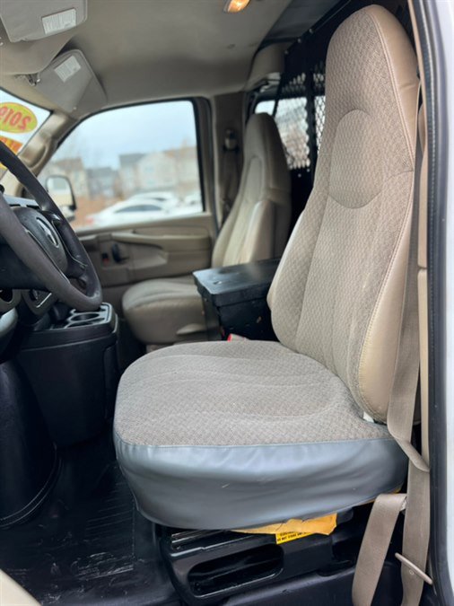 Used 2009 Chevrolet Express 1500 image 21