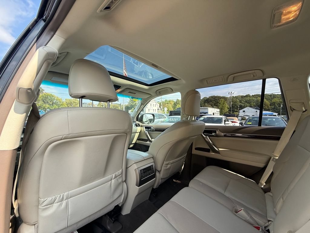 Used 2018 Lexus GX 460 Premium w/ Premium Package AWD/4WD image 15