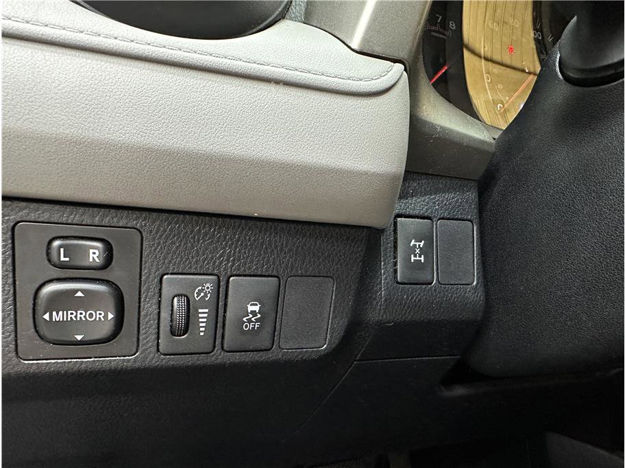 Used 2013 Toyota RAV4 LE image 17