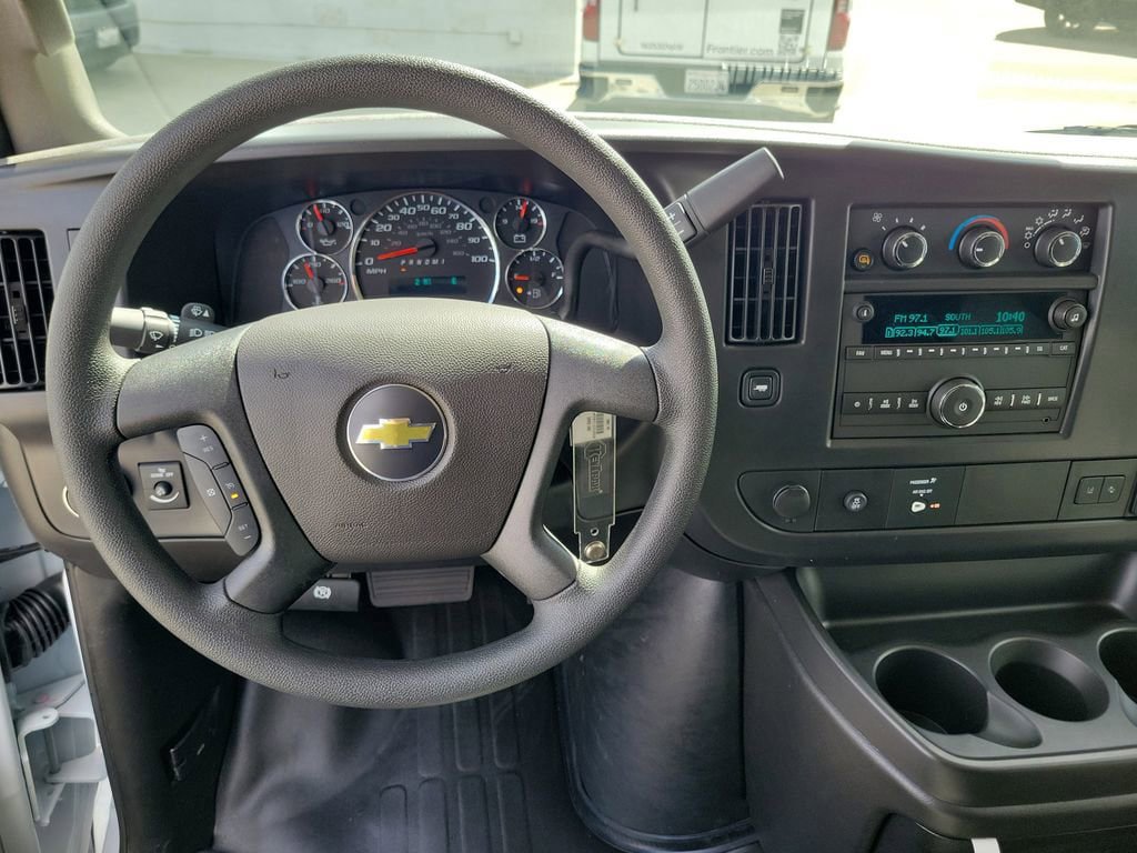 New 2026 Chevrolet Express 3500 Extended RWD image 4