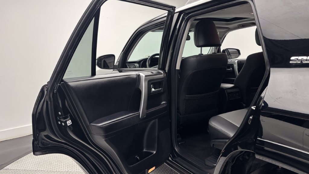 Used 2023 Toyota 4Runner SR5 Premium w/ Moonroof Package AWD/4WD image 34