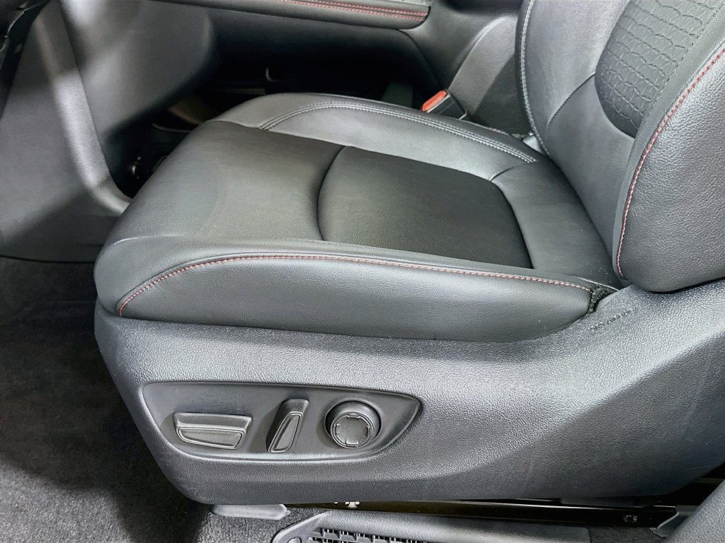 Certified 2026 Toyota Sienna XSE FWD image 19