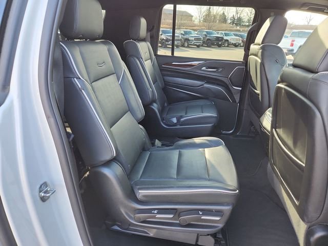 Certified 2023 Cadillac Escalade ESV Premium Luxury AWD/4WD image 28