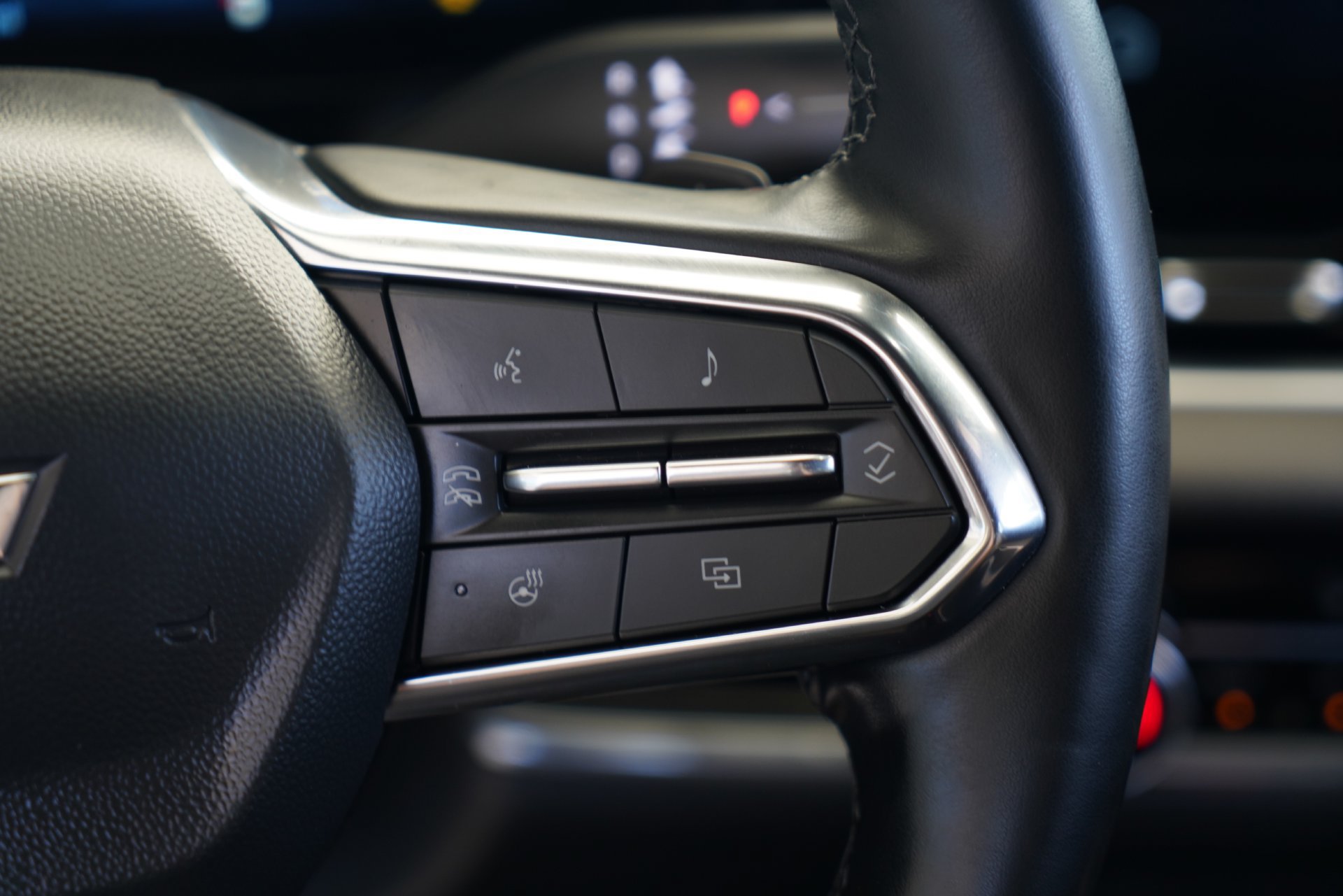 Used 2025 Chevrolet Equinox LT w/ Convenience Package II FWD image 13
