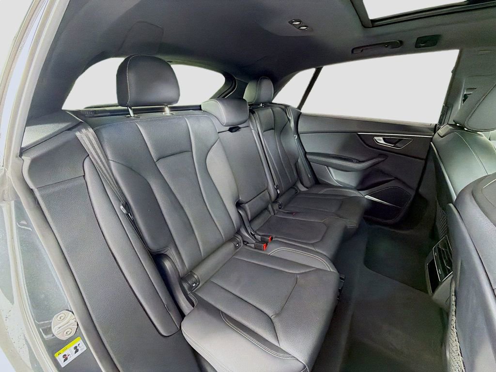 Used 2023 Audi Q8 Prestige image 30