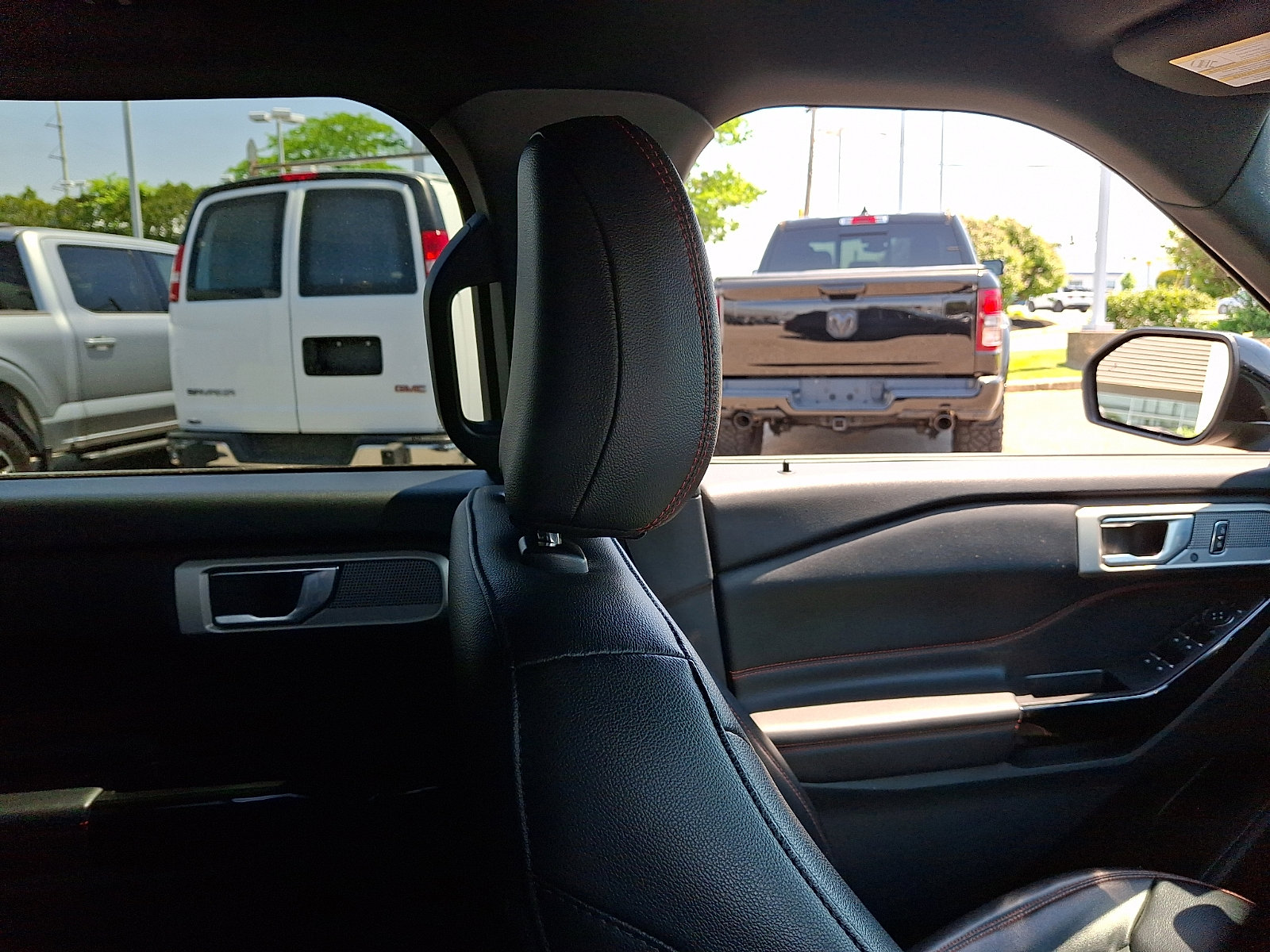 Certified 2022 Ford Explorer ST-Line w/ Class IV Trailer Tow Package AWD/4WD image 10