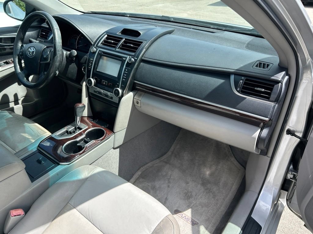 Used 2014 Toyota Camry XLE w/ Leather Package FWD image 39