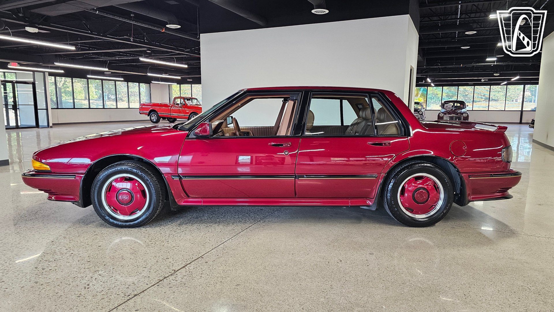 Used 1989 Pontiac Bonneville SSE FWD image 26