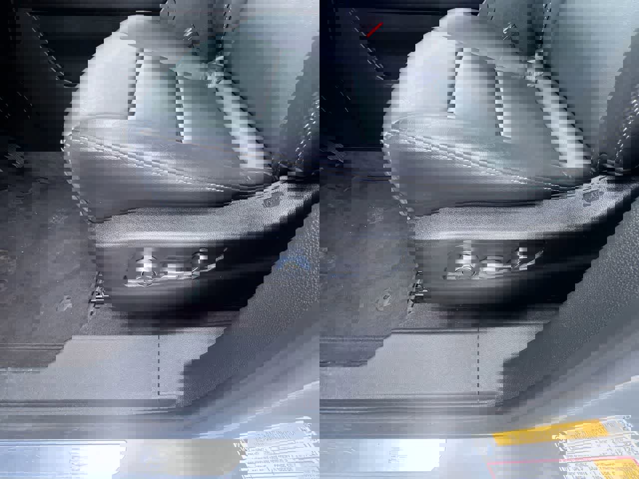 Used 2024 Cadillac XT4 Premium Luxury image 12