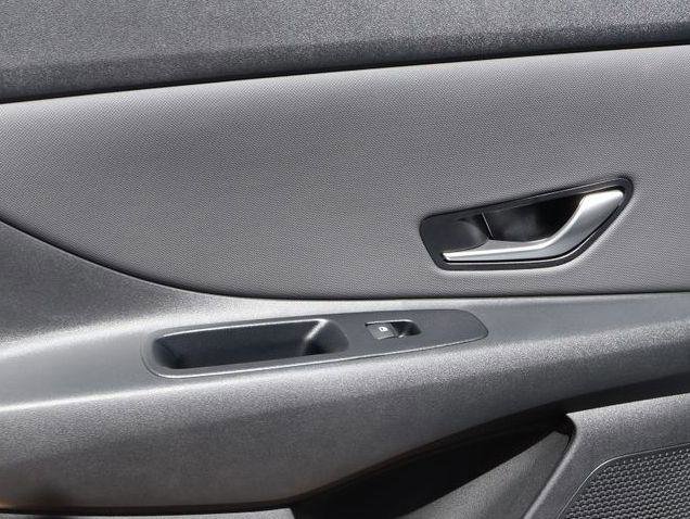 New 2026 Hyundai Elantra Limited image 19
