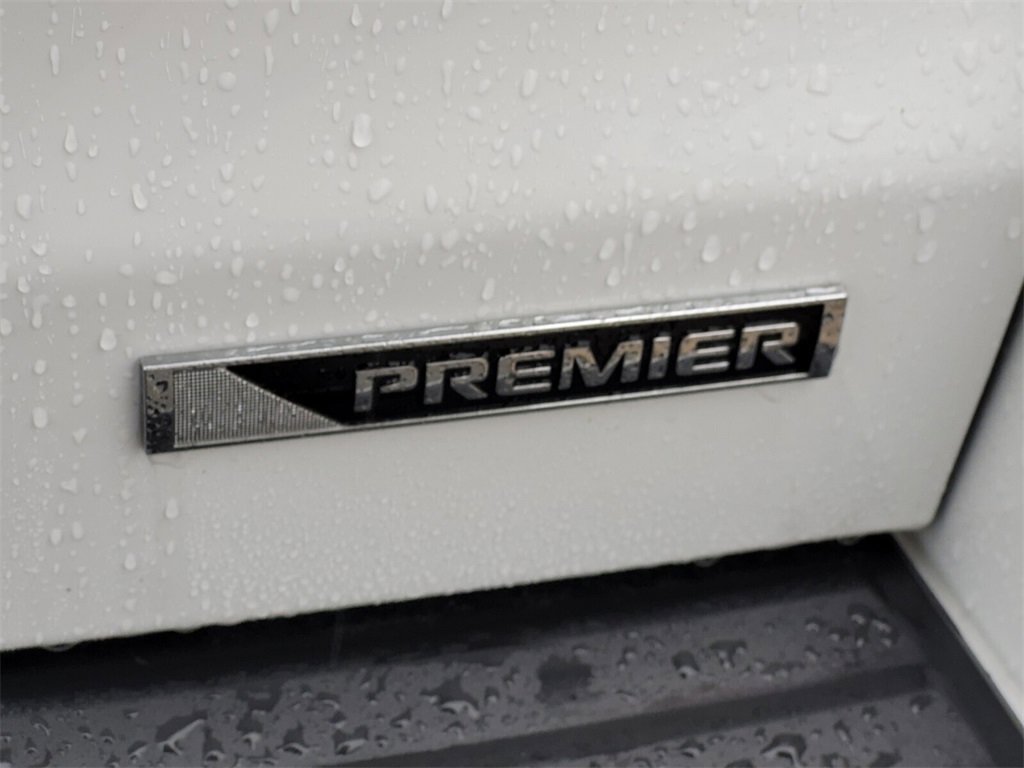 Used 2018 Chevrolet Suburban Premier image 7