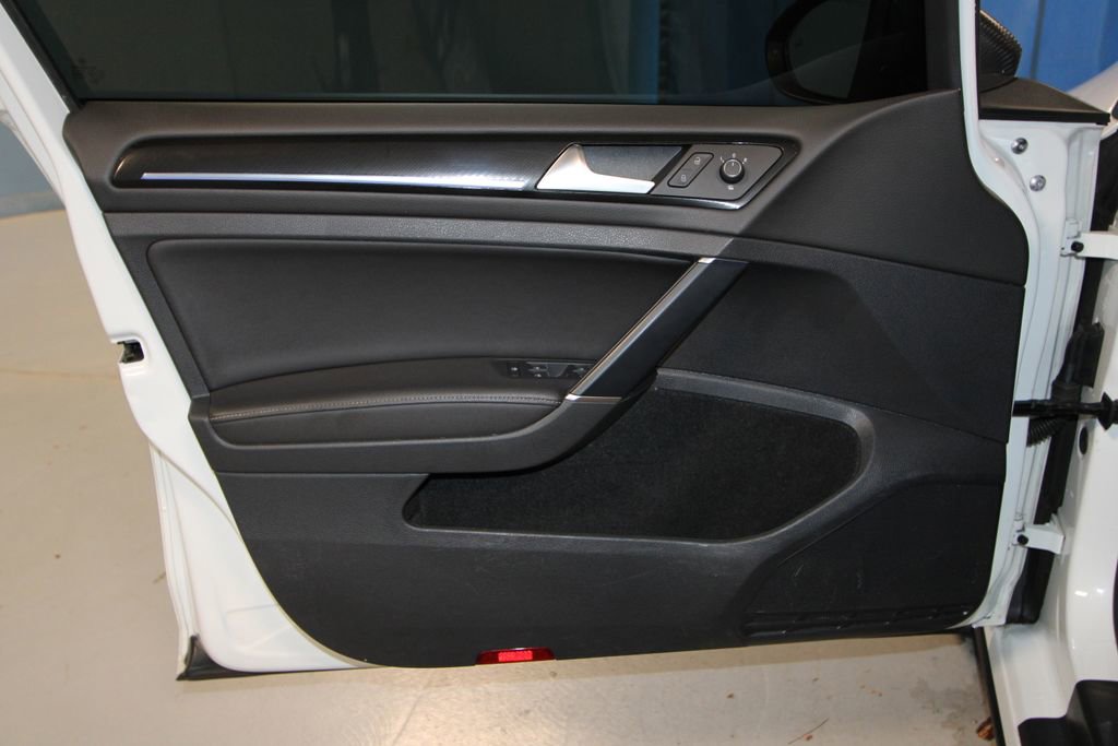 Used 2019 Volkswagen Golf R 4-Door image 5