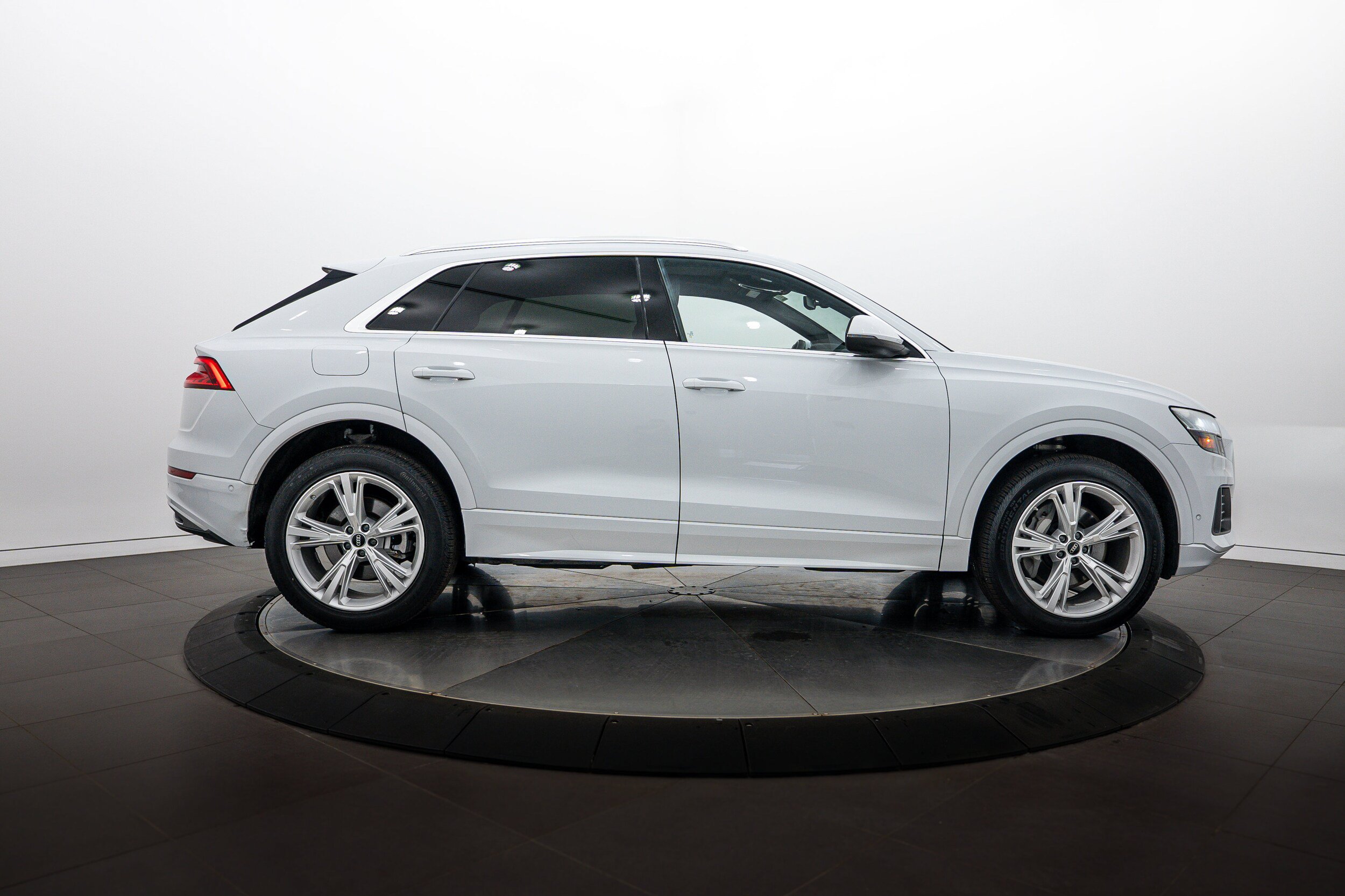 Certified 2023 Audi Q8 Premium w/ Convenience Package AWD/4WD image 3