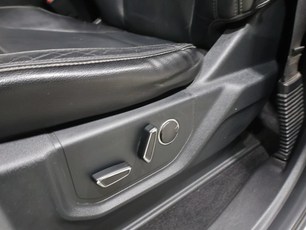 Used 2015 Ford F150 Lariat w/ Equipment Group 502A Luxury AWD/4WD image 12