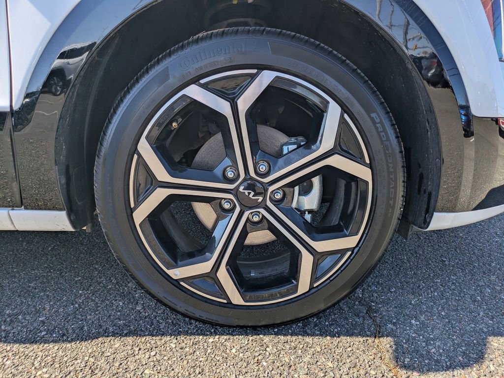 Used 2025 Kia Niro EX Touring image 11