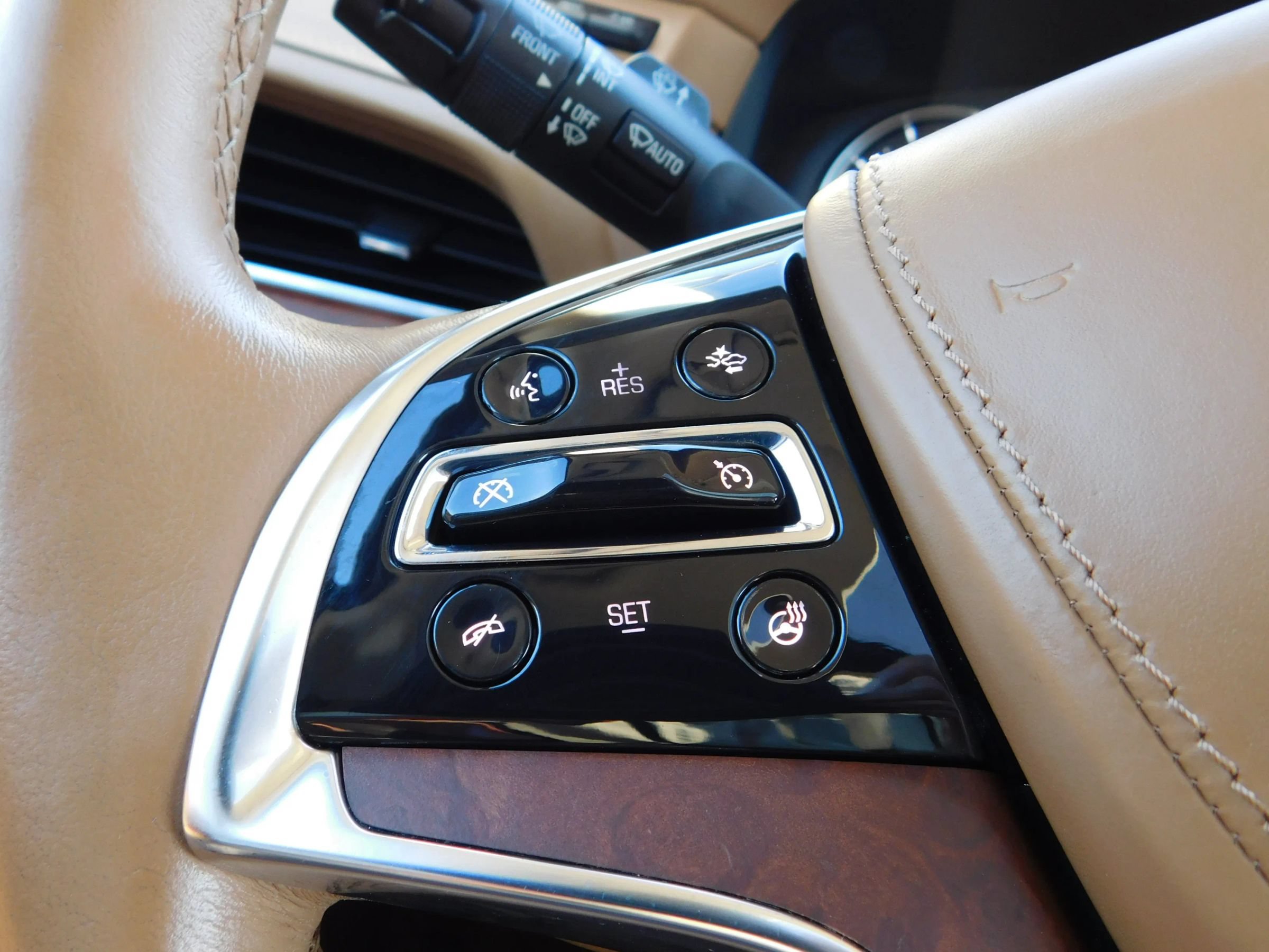 Used 2016 Cadillac Escalade Platinum AWD/4WD image 36