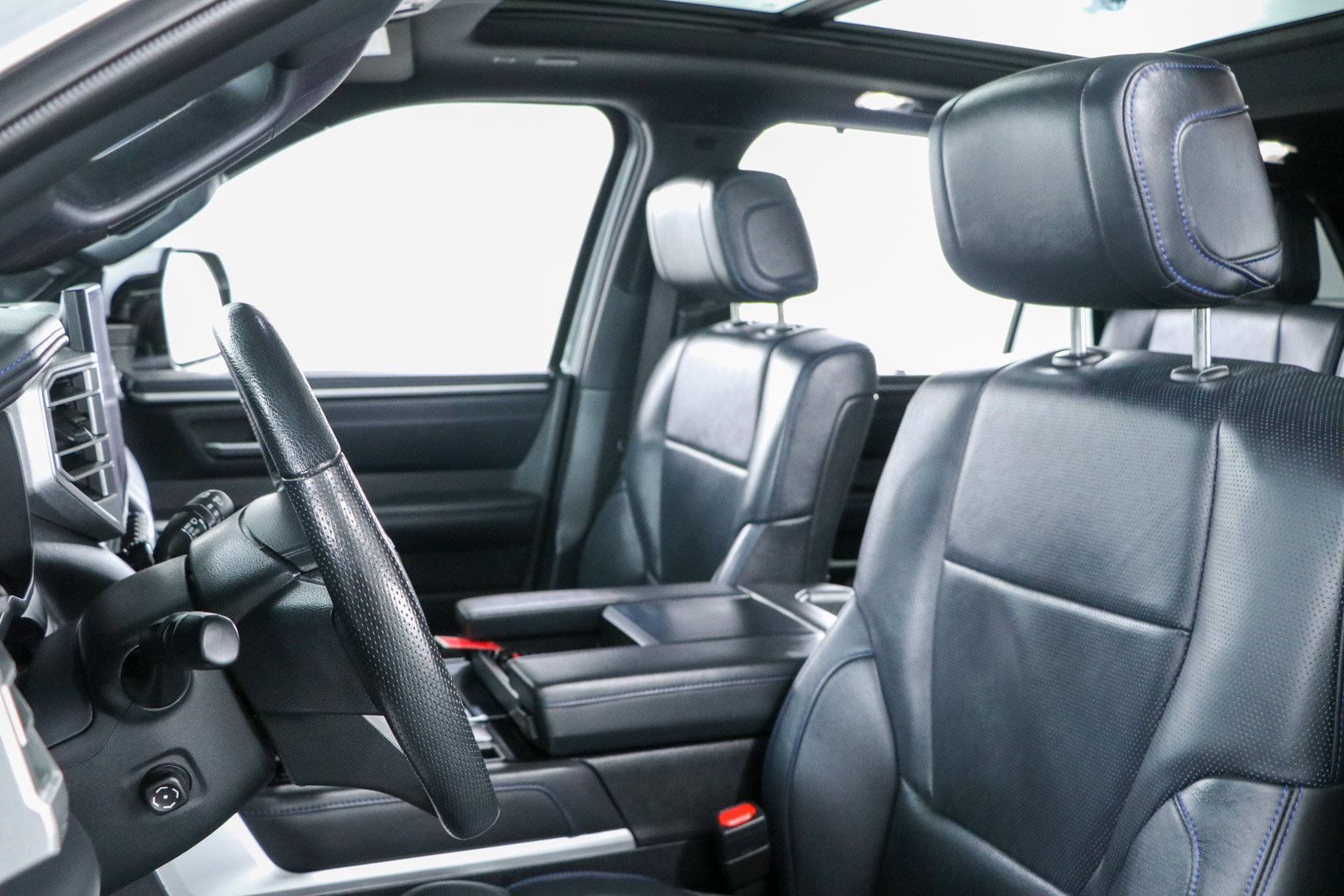 Used 2024 Toyota Sequoia Platinum AWD/4WD image 26