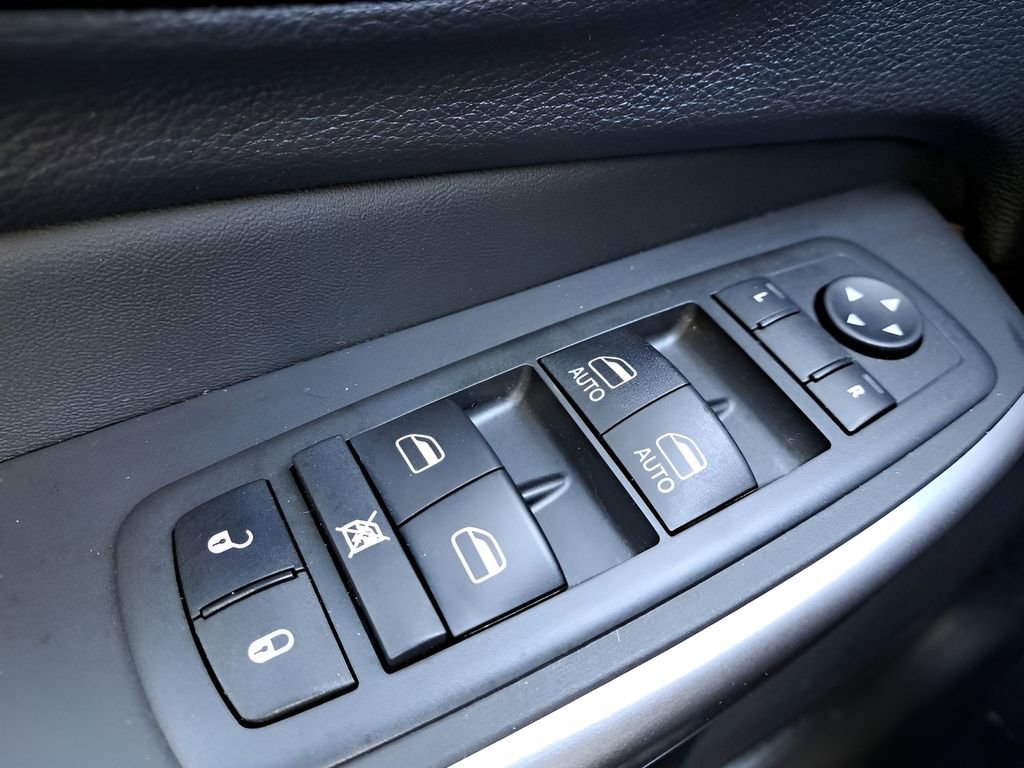 Used 2021 Jeep Cherokee Limited w/ Elite Package image 26