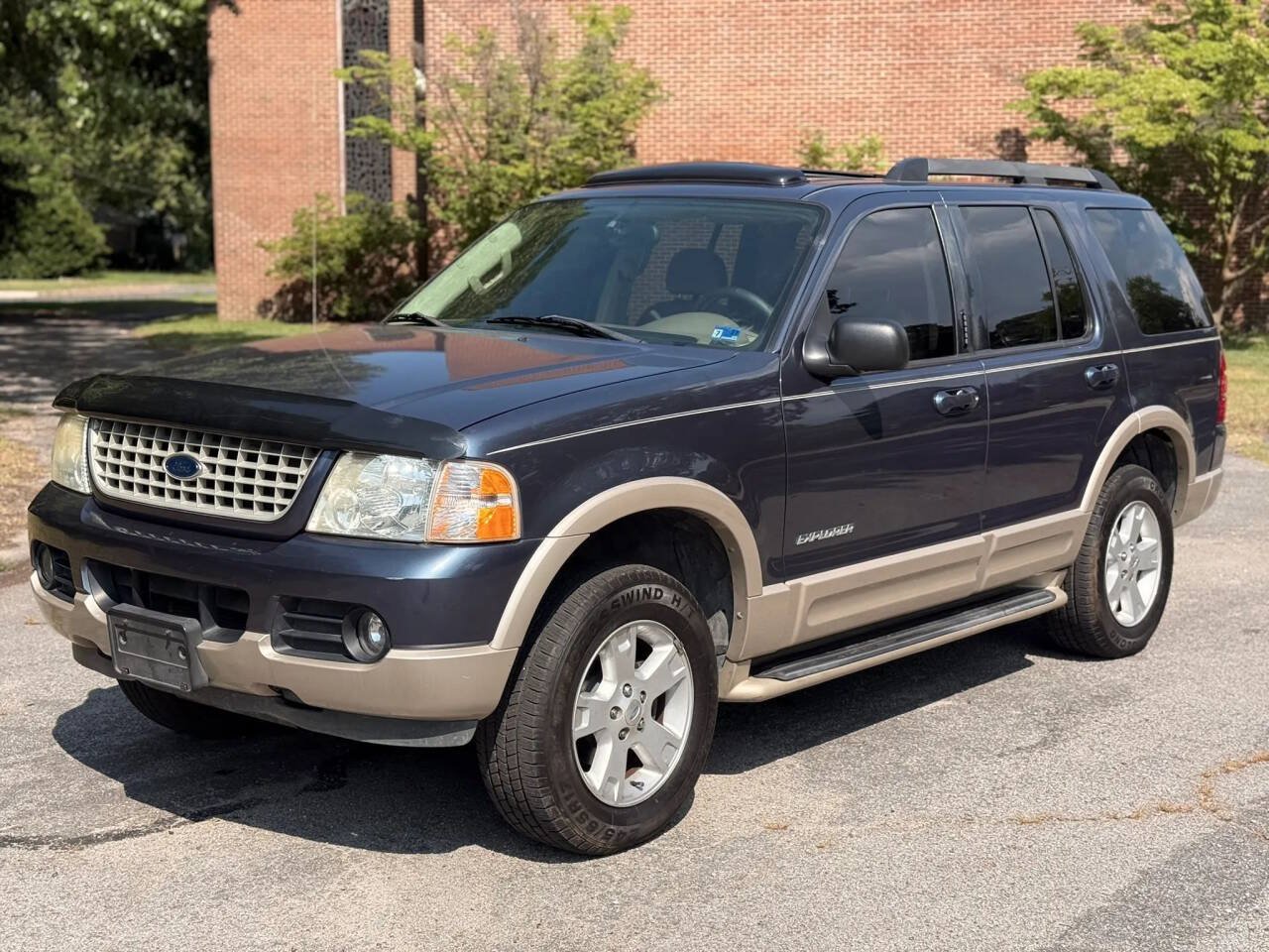 Used 2005 Ford Explorer Eddie Bauer RWD image 1
