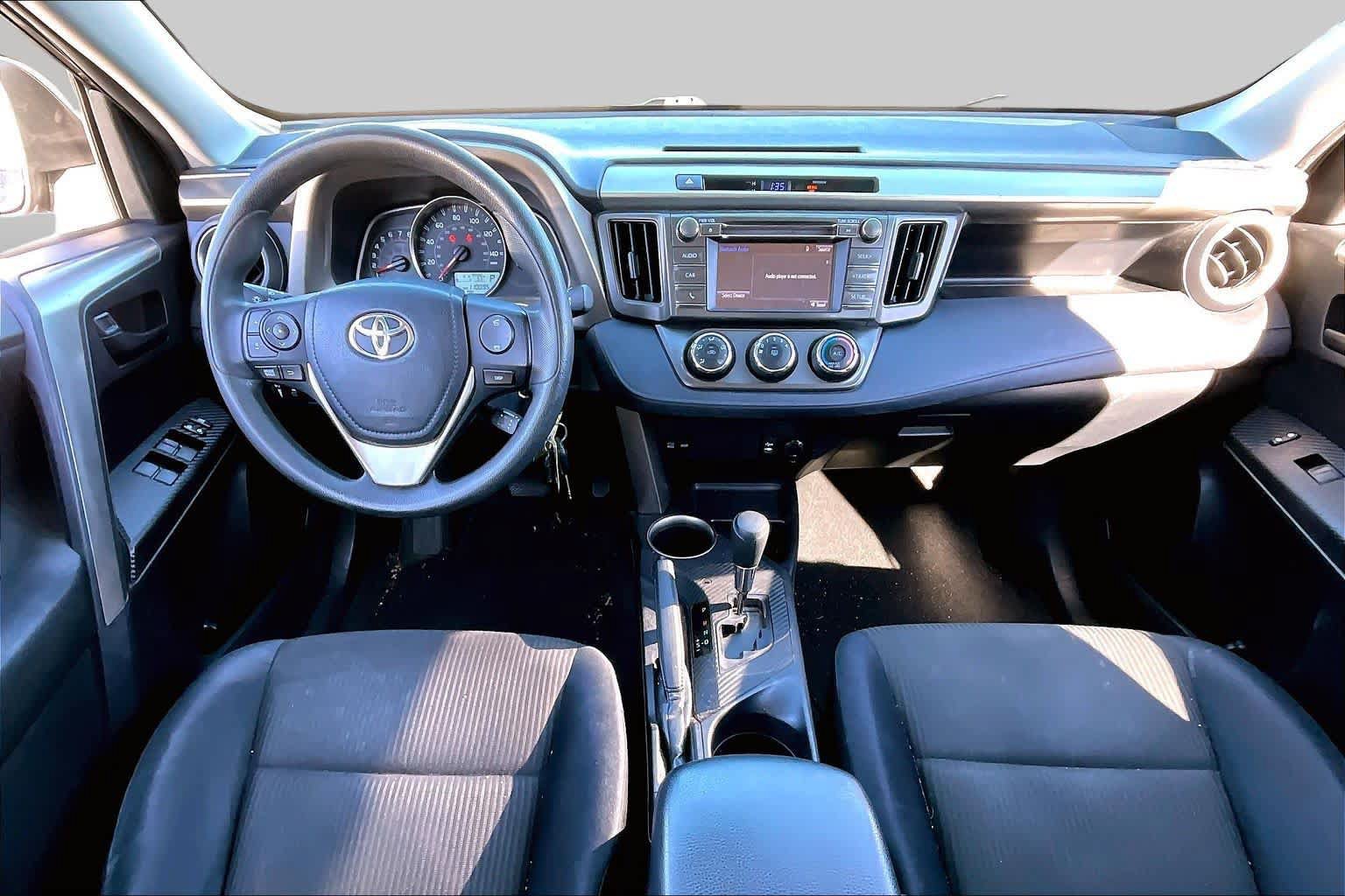 Used 2015 Toyota RAV4 LE AWD/4WD image 16