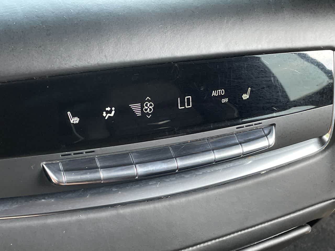 Used 2023 Cadillac Escalade V AWD/4WD image 24