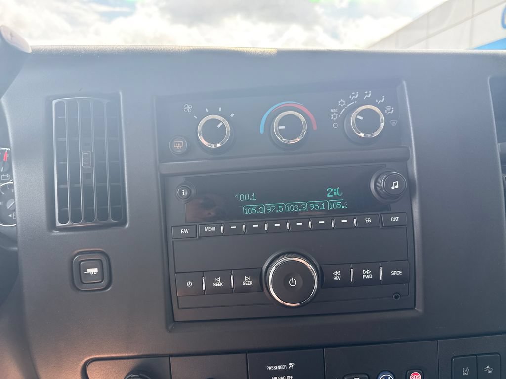 Used 2019 Chevrolet Express 3500 LT w/ LT Preferred Equipment Group RWD image 31