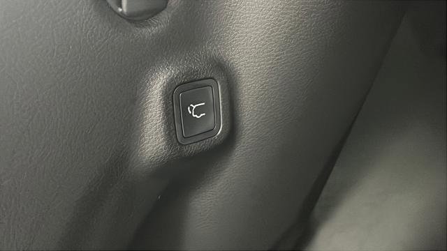 New 2026 Jeep Compass Limited image 18