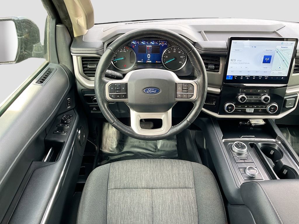 Used 2024 Ford Expedition XLT image 21