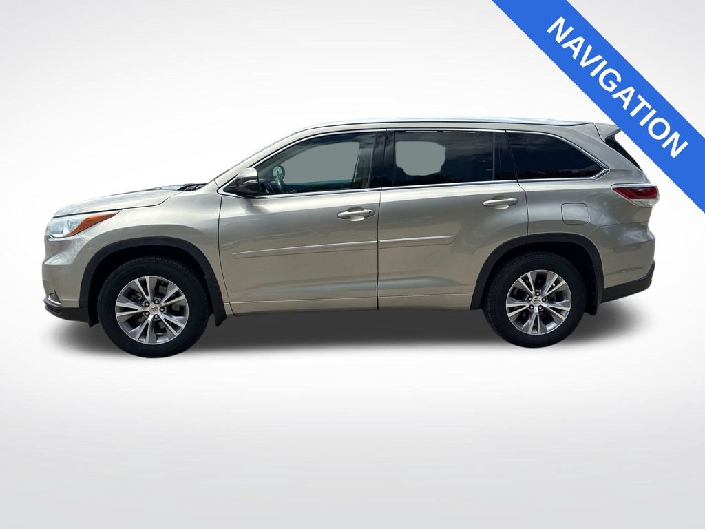 Used 2015 Toyota Highlander XLE AWD/4WD image 6