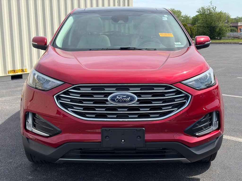 Used 2023 Ford Edge Titanium AWD/4WD image 2