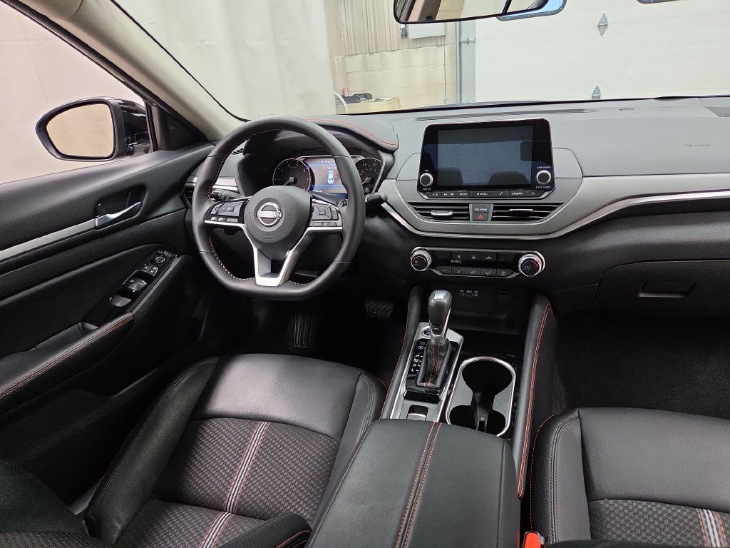 Used 2025 Nissan Altima 2.5 SR AWD/4WD image 12