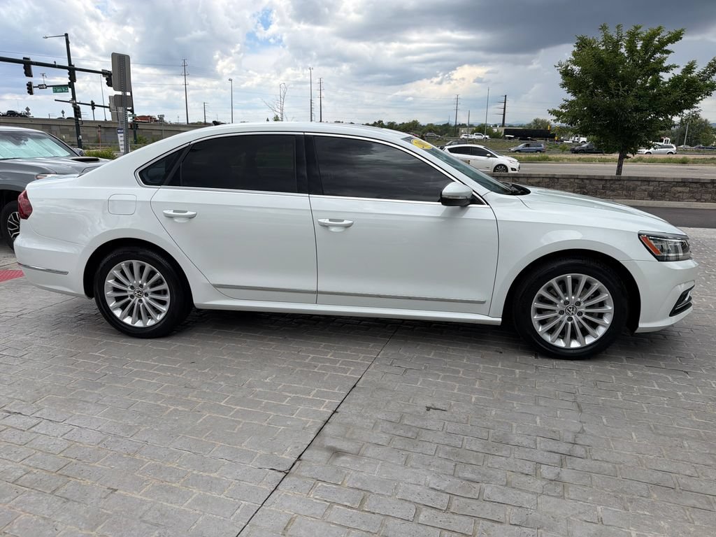 Used 2017 Volkswagen Passat 1.8T SE FWD image 6